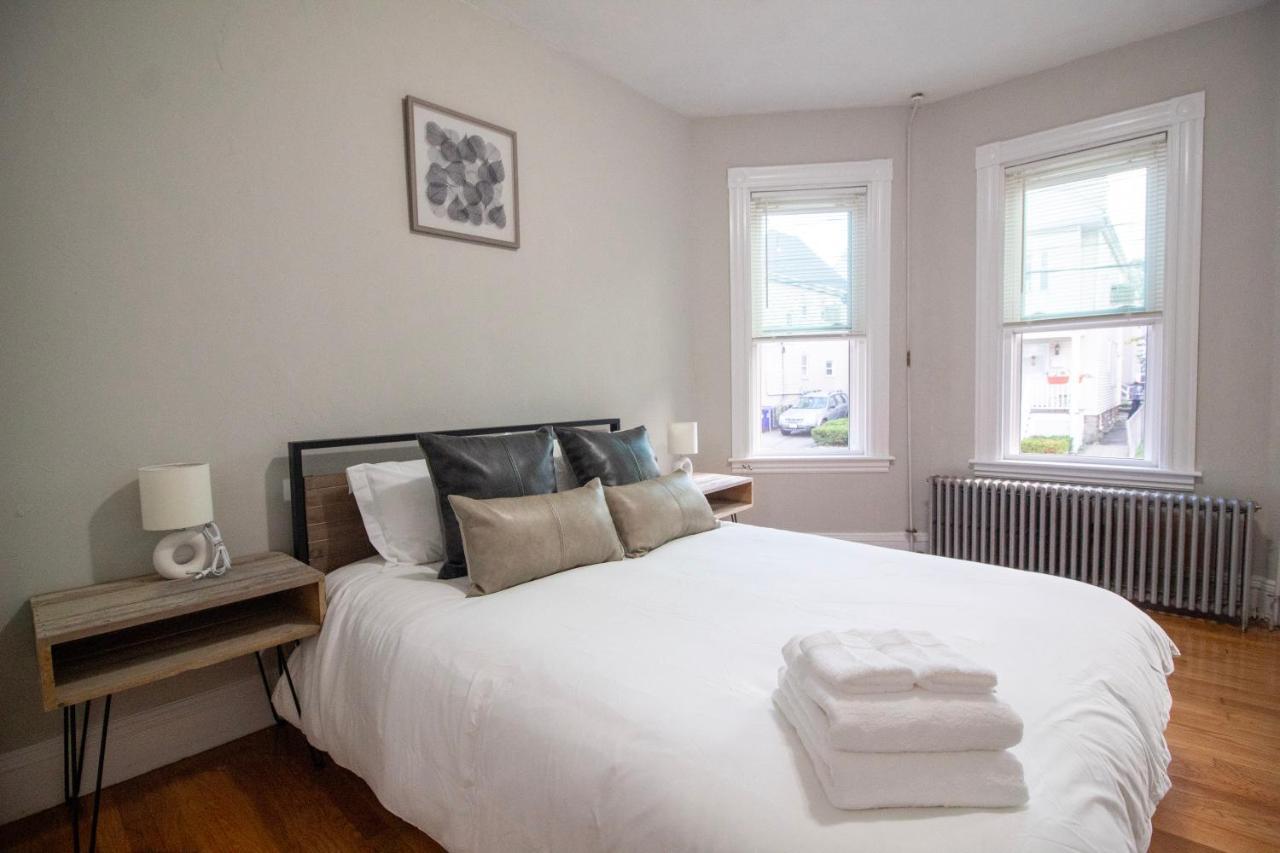 2 Bedroom Condo Close To Boston And Cambridge With Free Parkings ภายนอก รูปภาพ