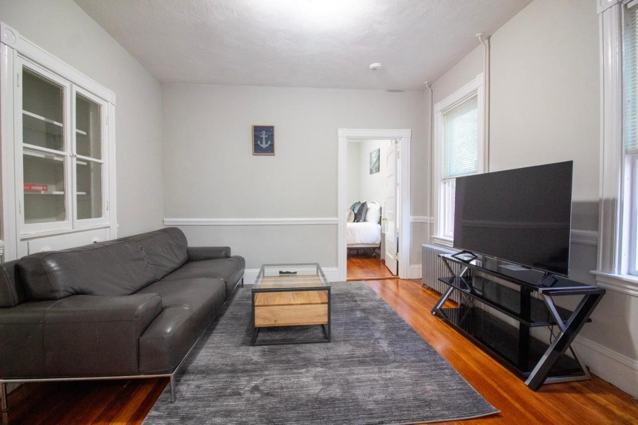 2 Bedroom Condo Close To Boston And Cambridge With Free Parkings ภายนอก รูปภาพ